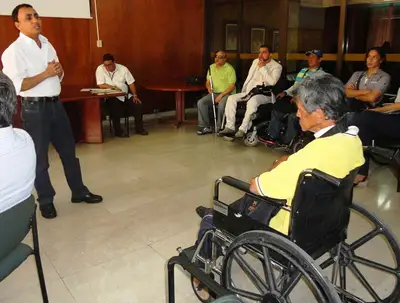 Inicia capacitación para discapacitados de la Comuna 18