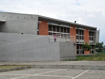 Secretaría de Educación asegura transporte escolar a menores de Llano Verde