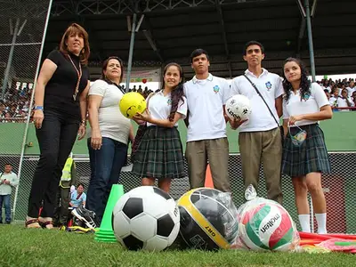 Alcaldía premió a los ganadores de los Juegos Mundiales del Saber