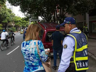 En operativos a blindados en Cali, detectan 25 vehículos sin el registro en la licencia de tránsito