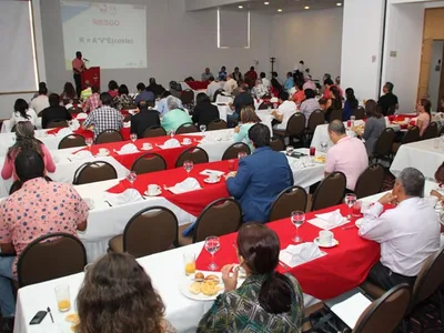 Gobierno de Cali socializa pautas de prevención con más de 200 dueños y administradores de edificaciones