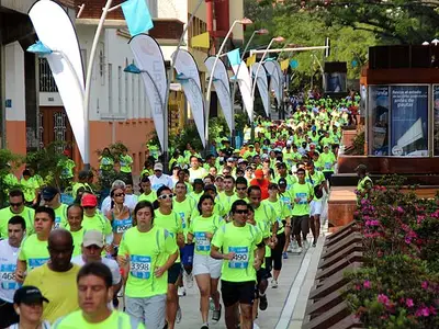 Con la Carrera de los 10K de la Luz, Cali reafirmó este domingo su compromiso con la salud y el deporte
