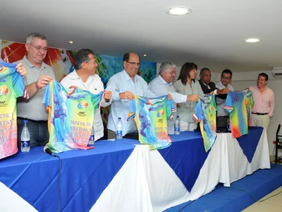 Al visitar escenarios deportivos, la IAAF vaticina que el Mundial Juvenil de Atletismo del 2015 en Cali será un éxito