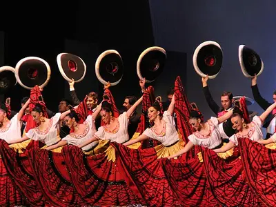 Ballet Folclórico de México inauguró este martes la 1ª Bienal Internacional de Danza de Cali