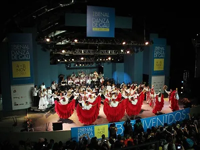 Bailando y cantando culminó la 1ª Bienal Internacional de danza de Cali