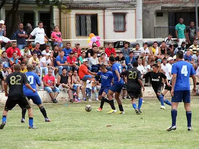 Final del torneo de fútbol en comunidades de alto riesgo, en Floralia; más de 200 jóvenes participaron