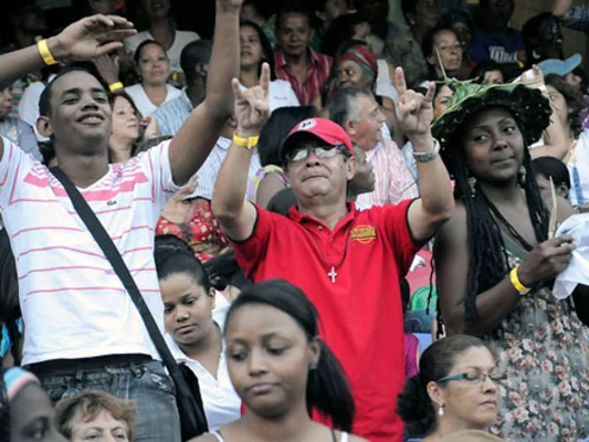 El Petronio saca de los blancos, el negro que llevan dentro
