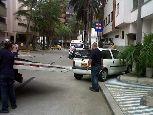 Secretaría de Tránsito recupera zonas aleñadas a clínicas de la ciudad