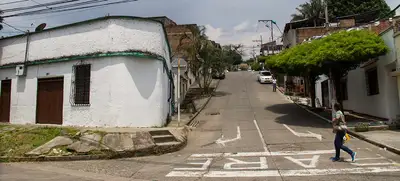 Cierre de vía en el barrio Los Libertadores