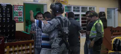 Por una Cali más segura, continúan operativos de seguridad y control, 16 adultos capturados. 