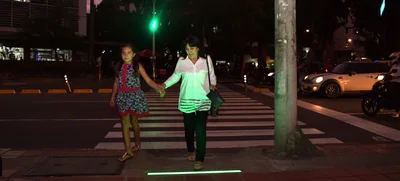 Cali, primera ciudad en Colombia con semáforo peatonal de piso
