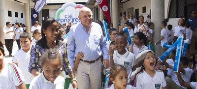La institución Alfredo Vásquez Cobo   recibe remodelada su sede  Nuestra Señora De Los Remedios en la comuna nueve