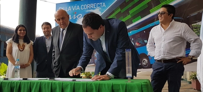 El MIO en la vía correcta, los cuatro concesionarios de transporte firman la reestructuración del Masivo