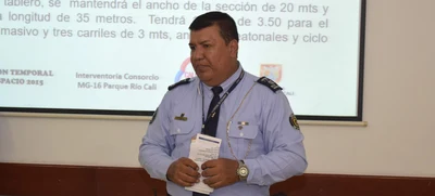 Socializan con habitantes de las comunas 2 y 3 demolición del puente de la Calle 21