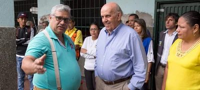 Recorrido del Alcalde en la comuna 9