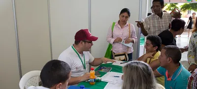 Si busca trabajo, estos son los lugares a los que puede llevar su hoja de vida