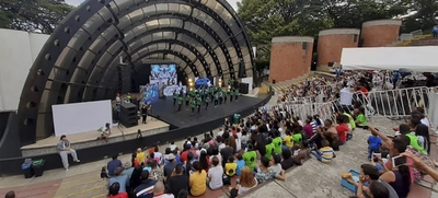 14 agrupaciones, a ritmo de hip hop, hicieron vibrar al público de Los Cristales