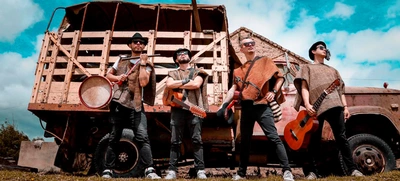 Velo de Oza y su Carranga Rock en la final del Festival de Música del Campo