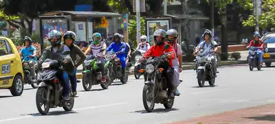 Reglamentan circulación de parrillero hombre