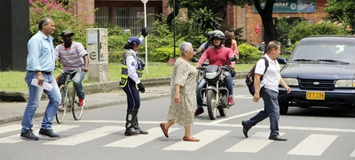 Y en el cruce, ¿Quién pasa de primero?