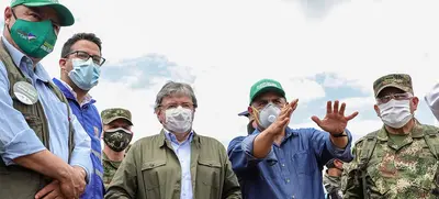 Ministro de Defensa y alcalde de Cali recorrieron zona de Llano Verde