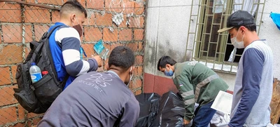 En el barrio Los Alcázares se hizo barrismo social y Huertas por la Vida con hinchas del Deportivo Cali