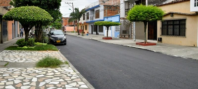 Administración Distrital impactó la malla vial con aplicación de mezcla asfáltica