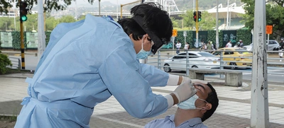 Toma de pruebas covid-19, una manera de contener el virus