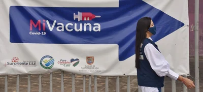 Caleños cumplen la cita con la vacunación contra la covid-19