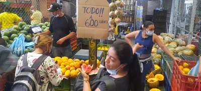 Ingresaron a Cali los primeros suministros de alimentos y combustible