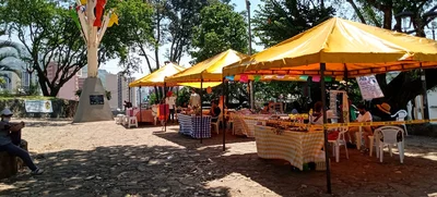 Este sábado festivo es día de ir en familia a los Mercados Campesinos