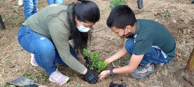 Niños construyen espacios para la vida en el ecoparque Tres Cruces Bataclán