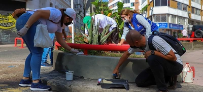 Vecinos, comerciantes y Administración Distrital embellecieron la Avenida Sexta