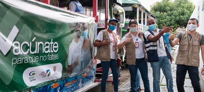 Con la 'Chiva vacunadora', 500 personas apostaron por la vida y en contra de la covid-19