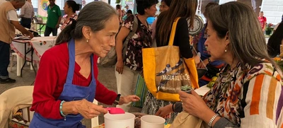Los ‘Mercados Campesinos’ continúan llenando de salud y bienestar a caleños y caleñas
