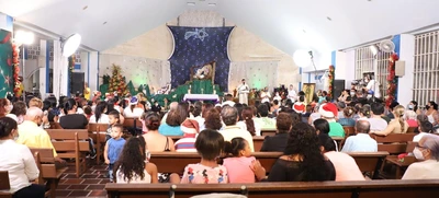 La comuna 7 disfrutó de un compartir en el cuarto día de la Novena de Aguinaldos