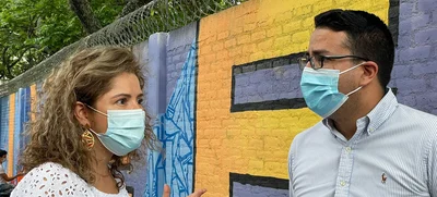 “Viva el arte”, es el mensaje que los graffiteros y la comunidad le dejan al barrio Granada