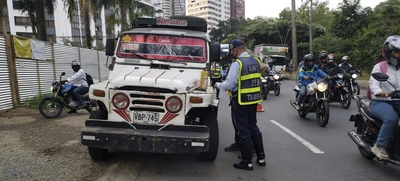 Operativos de control a camperos y gualas en diferentes puntos de Cali