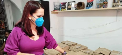 Continúa la entrega de mercados a la población más vulnerable