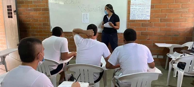 Estudiantes de Valle del Lili fortalecen sus competencias comunicativas
