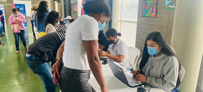 Inicia entrega de incentivos de Jóvenes en Acción
