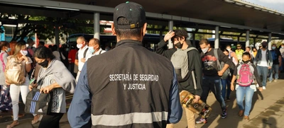 Alcaldía realiza operativos de seguridad en las estaciones del MIO