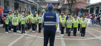 Movilidad gradúa a 50 niños como patrulleritos escolares 