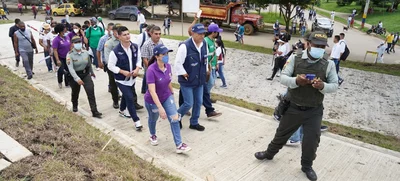 Los servidores públicos unidos por el Bienestar Social de la comuna 15