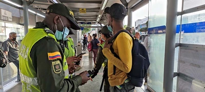 Policía ha realizado 29 comparendos en el MIO por evasión del pasaje y seguridad vial