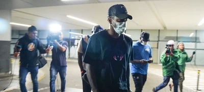 Hijo de Freddy Rincón ora por un parte médico positivo de su padre