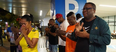 ¡Eres grande Freddy!: hinchas despidieron al jugador Rincón