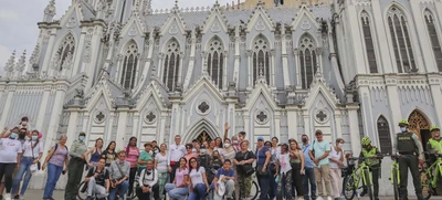 Caleños y visitantes disfrutan los recorridos turísticos durante la Semana Santa