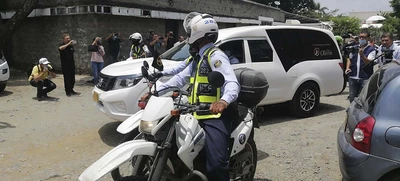 Agentes de tránsito acompañaron la caravana de Freddy Rincón