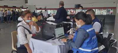 Funcionarios y contratistas de entidades públicas, más cerca de los servicios tributarios